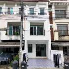 ทาวน์โฮมบ้านกลางเมืองเออร์บาเนี่ยนกรุงเทพกรีฑา
