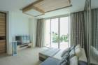 คอนโดหัวหิน 2 ห้องนอน ติดทะเล Living room, ห้องนอน Direct Sea Vie