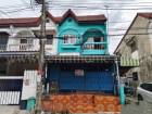 ทาวน์เฮ้าส์ หมู่บ้านรามอินทราวิลเลจ 2 หลังริม