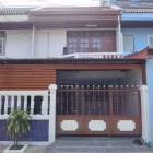 ให้เช่าทาวเฮ้าส์ 2 ชั้น 3 ห้องนอน หมู่บ้านไพโรจน์ ย่านบางนา ศรีเอ