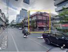 ขายอาคารพานิชย์  ห้องมุม ติดถนนสองด้าน ขนาด 3.5 ชั้น ถนนเอกมัย เขตวัฒนา กทม.