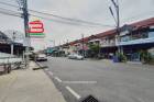  ทาวน์เฮาส์ หมู่บ้าน อยู่เจริญ 1 (คลอง 4 ลำลูกกา) เนื้อที่ 17 ตรว. ใกล้โรงเรียนบีคอนเฮาส์ แย้มสอาดรังสิต ถนนรังสิต-นครนายก ต.บึงยี่โถ อ.ธัญบุรี จ.ปทุมธานี