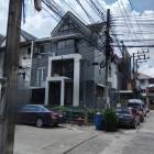 RM206ให้เช่าทาวน์โฮม 3 ชั้น  ทาวน์อินทาวน์ หลังมุม ทำโฮมออฟฟิศได้ มีที่จอดรถได้หลายคัน ดารานักแสดงอาศัยอยู่เยอะ