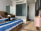 Rhythm Sathorn spacious