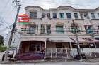 ทาวน์โฮม 3 ชั้น บ้านกลางเมือง พระราม 9-ลาดพร้าว เนื้อที่ 26.5 ตร.ว ซอยลาดพร้าว 88 แขวงพลับพลา เขตวังทองหลาง กรุงเทพมหานคร