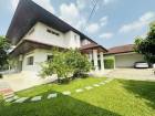 ขายบ้านหลังใหญ่ หลังบ้านติดริมน้ำ เนื้อที่ 324 ตรว. หมู่บ้านเมืองเอก  ซอยเอกรัตน์ 6 ตำบลหลักหก อำเภอเมืองปทุมธานี