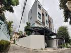 ขายทาวน์โฮม 3.5ชั้น ขนาดใหญ่ หลังมุม 44ตรว. ลาดพร้าว25 ใกล้MRTลาด