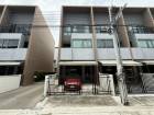 ทาวน์โฮมห้องมุม บ้านกลางเมือง สาทร–สุขสวัสดิ์ สวยพร้อมอยู่ แถมแอร