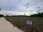 ที่สวยมาก ตรงข้ามโรงเรียนบ้านหนองช้าง ตรงเข้าไป 500 เมตร 