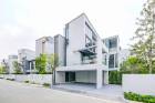 Wellington 900 ม.ให้เช่าบ้านหรูหรา 3 ชั้นหลังมุม  นานาชาติ VIVE 