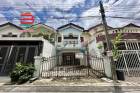 ทาวน์เฮาส์ หมู่บ้าน วังวราเวศน์ 3 เนื้อที่ 24.9 ตรว. ซอยรามอินทรา 14 แยก 5 ถนนรามอินทรา แขวงจรเขบัว เขตบางกะปิ กรุงเทพมหานคร