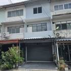 ขายอาคารพาณิขย์ รามอินทรา 58 ใกล้โรงพยาบาลสินแพทย์ และแฟชั่นไอส์แลนด์ รีโนเวทใหม่ พร้อมอยู่ 22 ตรว 3 ชั้น
