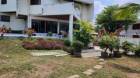 บ้านสวยพร้อมอยู่สองหลังใหญ่บนเนื้อที่กว้าง 550 ตารางวา  ทำเลทองใกล้ถนนเพชรเกษมซอยหมอศรีใกล้โรงเรียนยอแซฟ 