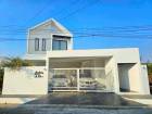 ในโครงการหมู่บ้าน ร่มเกล้า15-23 4นอน  คฤหาสน์หรูหรา 2 ชั้น70ตร.วา
