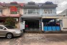 ทาวน์เฮาส์ หมู่บ้าน มนวดีพาร์ค เนื้อที่ 16 ตรว. ทำเลดี ใกล้ซอยวัดลาดปลาดุก ถนนกาญจนาภิเษก ตำบลบางรักพัฒนา อำเภอบางบัวทอง จังหวัดนนทบุรี