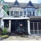 ขายตามสภาพทาวน์เฮ้าส์ 2 ชั้น 18 ตร.ว หมู่บ้านดิเอมเมอรัลด์พาร์ค ซอย เรวดี 61 ต่อรองได้