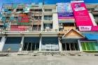 อาคารพาณิชย์ เนื้อที่ 16 ตร.ว. หมู่บ้านแกรนด์ดิตี้ บางบัวทอง (ซอยสามวัง) ถนนกาญจนาภิเษก ใกล้แม็คโครบางบัวทอง ตำบลบางบัวทอง อำเภอบางบัวทอง นนทบุรี
