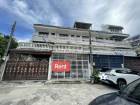 ให้เช่าทาวน์เฮาส์ 4 ชั้น ใจกลางห้วยขวาง 7 ห้องนอน ใกล้ MRT สุทธิส