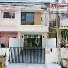 หมู่บ้านเฟิสท์โฮม ซอยวัชรพล ทำเลดี รีโนเวทใหม่ทั้งหลัง พร้อมเข้าอ