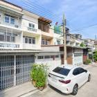 ถ.ลาดพร้าว104-113  รพ.เวชธานี ทาวน์เฮาส์ 3ชั้น 3นอน แฮปปี้แลนด์ 