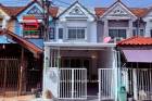 ทาวน์เฮ้าส์ เต็มรัก ซอย 13 (ใกล้เซ็นทรัลเวสต์เกต) เนื้อที่ 16 ตรว. ตำบลบางคูรัด อำเภอบางบัวทอง จังหวัดนนทบุรี